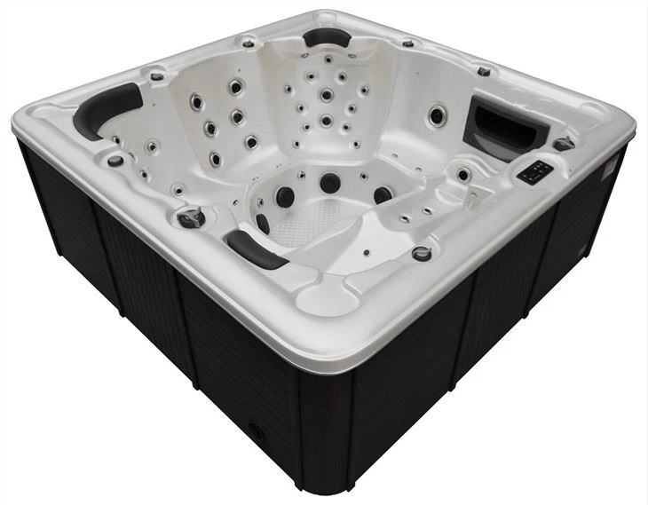 hot tub with lights-2